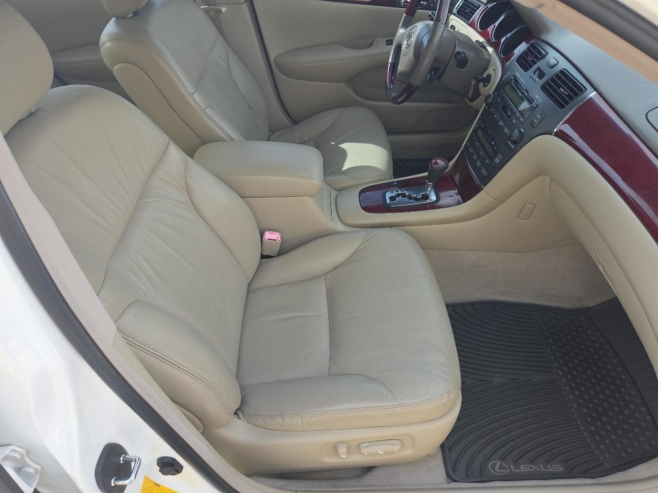 Lexus ES 330 4dr Sdn 2004