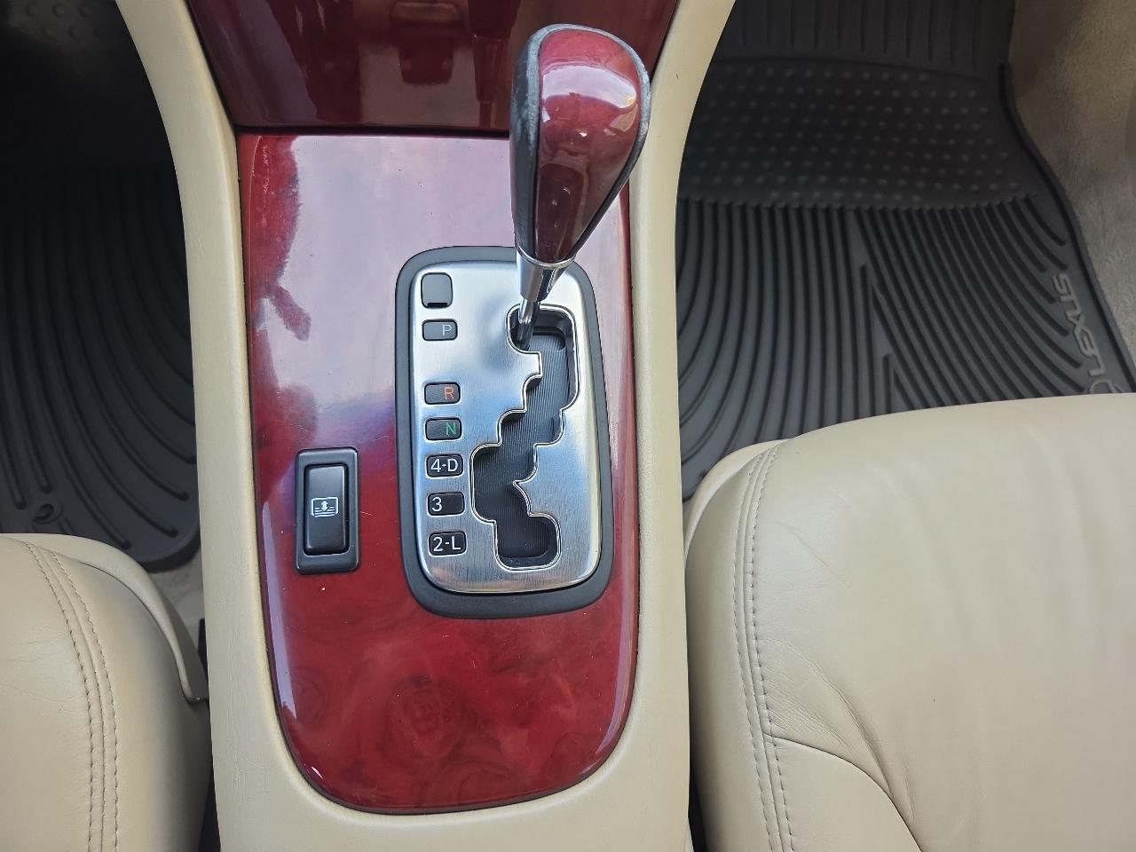 Lexus ES 330 4dr Sdn 2004