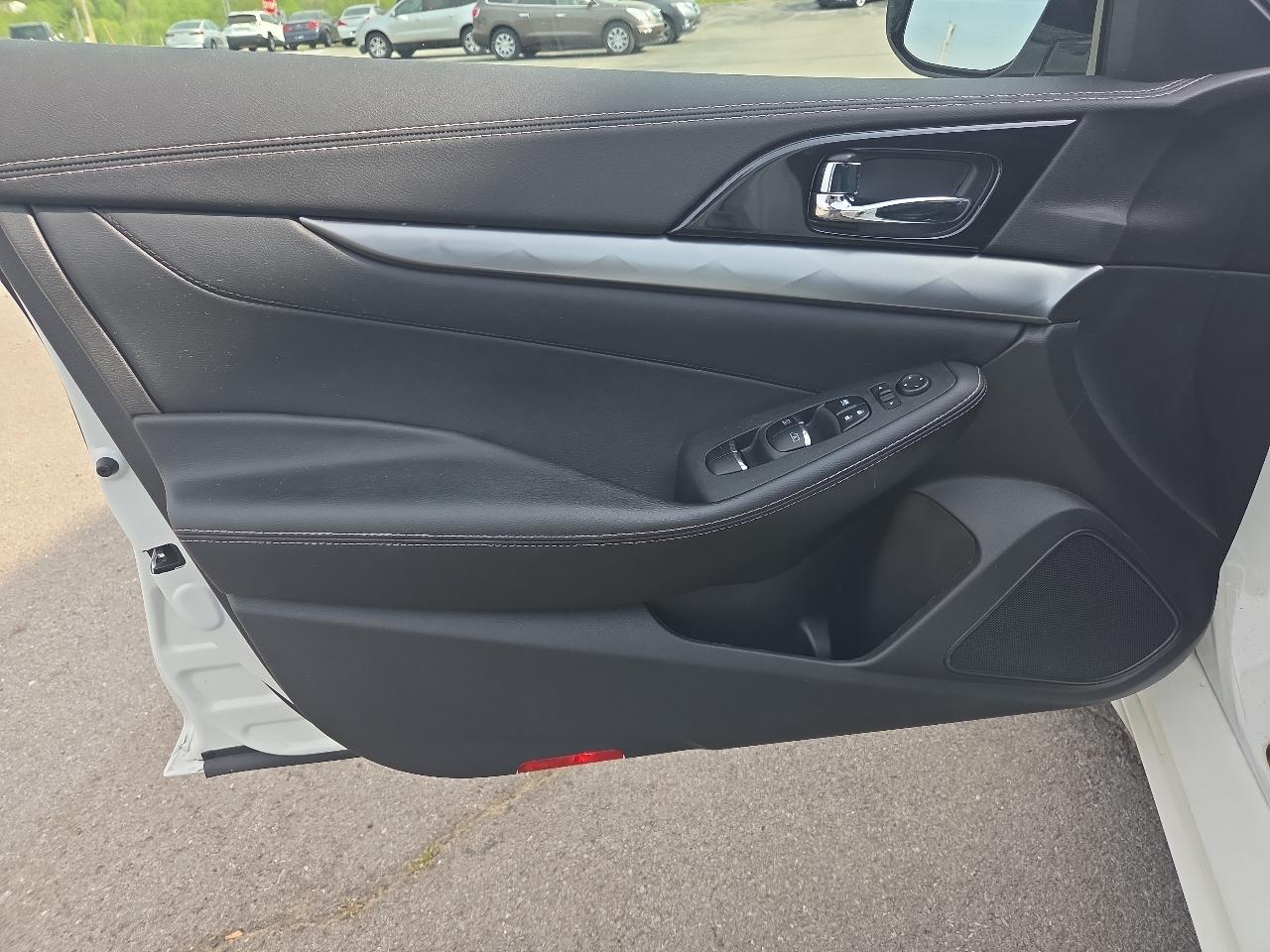 Nissan Maxima SV 3.5L 2020