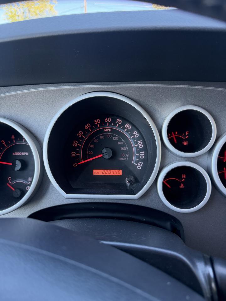 Toyota Sequoia 4WD 4.6L SR5 (Natl) 2012