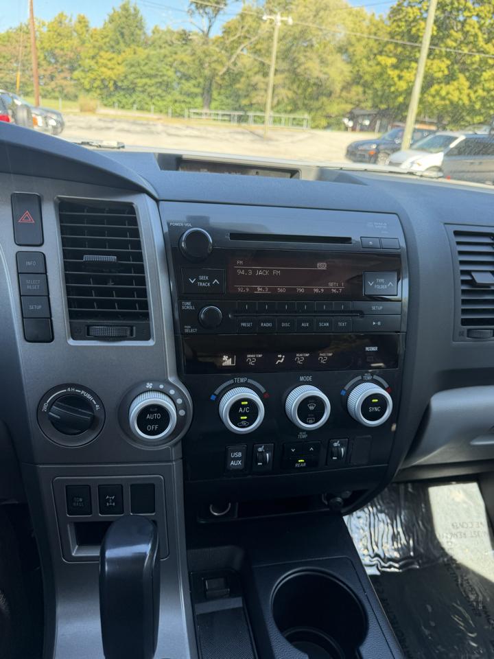 Toyota Sequoia 4WD 4.6L SR5 (Natl) 2012