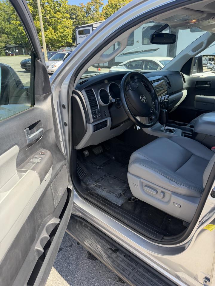 Toyota Sequoia 4WD 4.6L SR5 (Natl) 2012