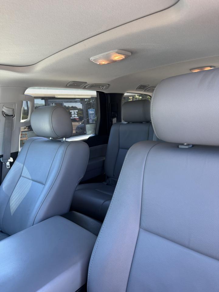 Toyota Sequoia 4WD 4.6L SR5 (Natl) 2012