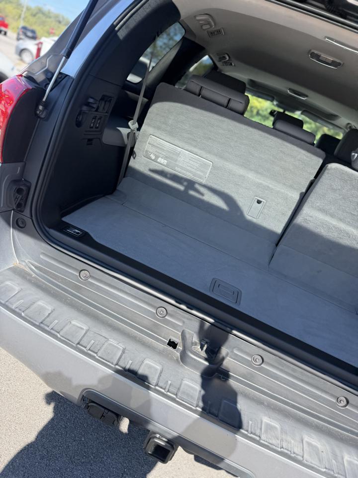Toyota Sequoia 4WD 4.6L SR5 (Natl) 2012