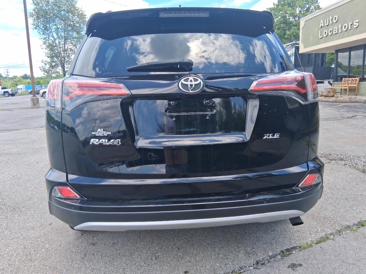 Toyota RAV4 FWD 4dr XLE (Natl) 2016