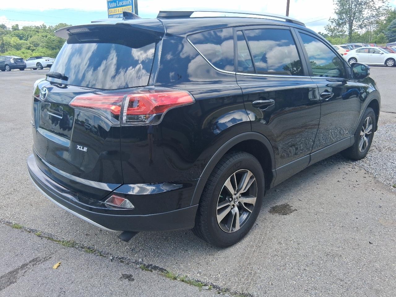 Toyota RAV4 FWD 4dr XLE (Natl) 2016