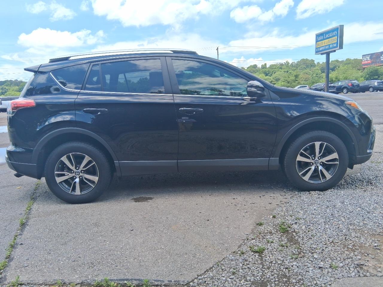 Toyota RAV4 FWD 4dr XLE (Natl) 2016