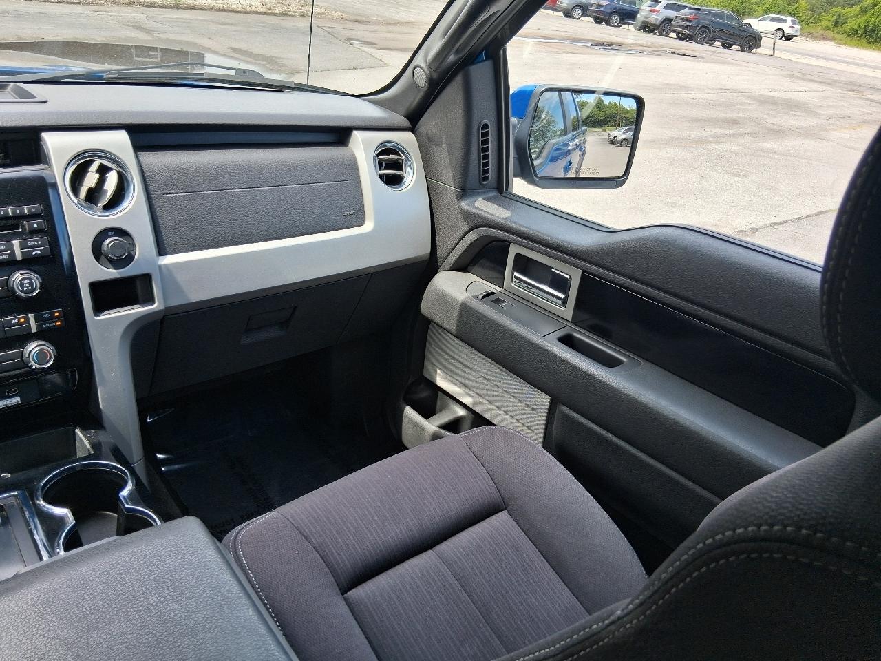 Ford F-150 4WD SuperCrew 145" Platinum 2012