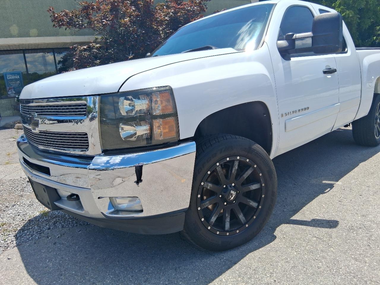 2008 Chevrolet Silverado 1500 4WD Ext Cab 134.0" LT w/1LT