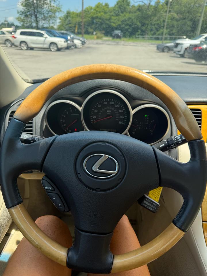 Lexus SC 430 2dr Convertible 2002
