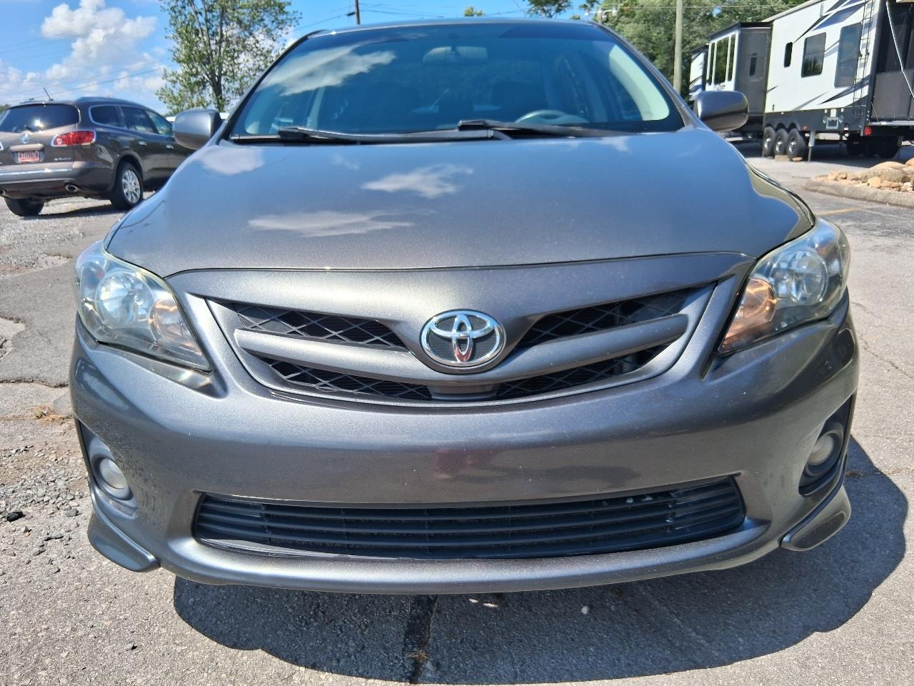 Toyota Corolla 4dr Sdn Auto LE Special Edition (Natl) 2013
