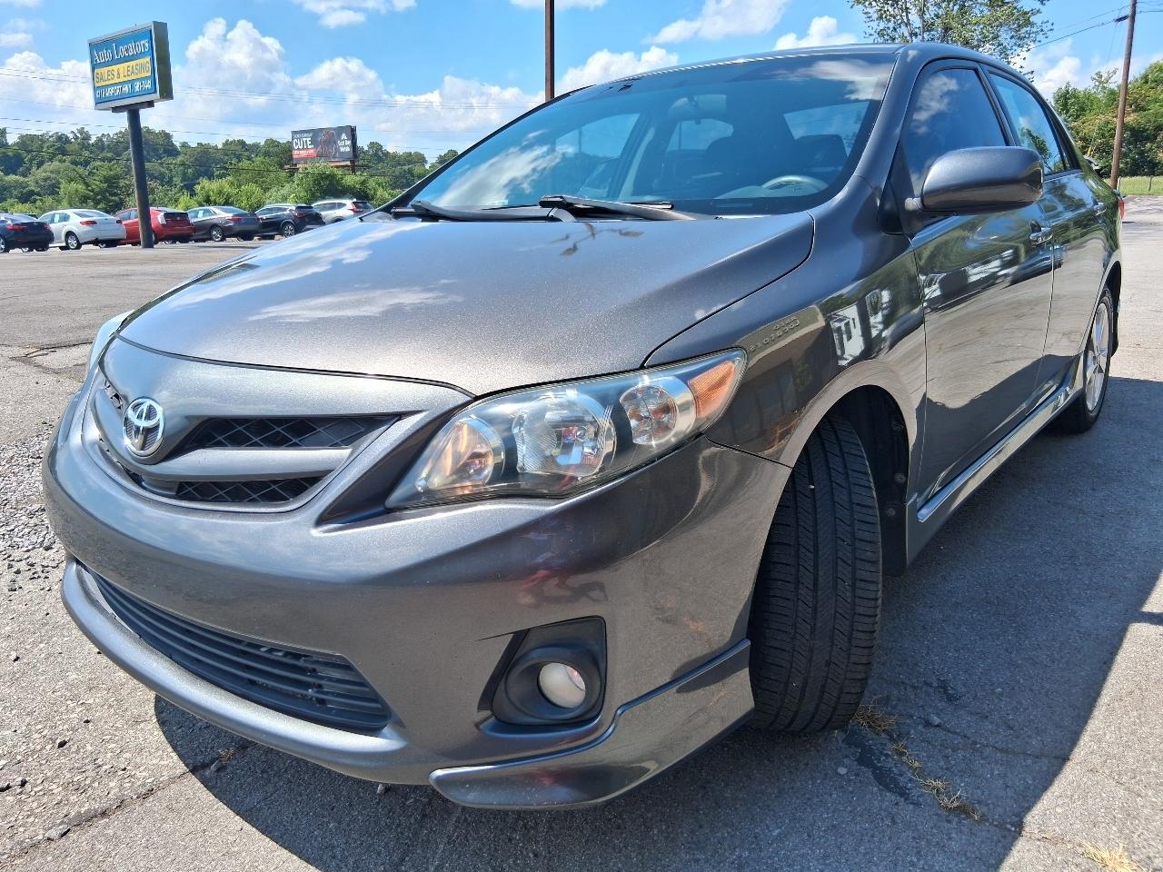 Toyota Corolla 4dr Sdn Auto LE Special Edition (Natl) 2013