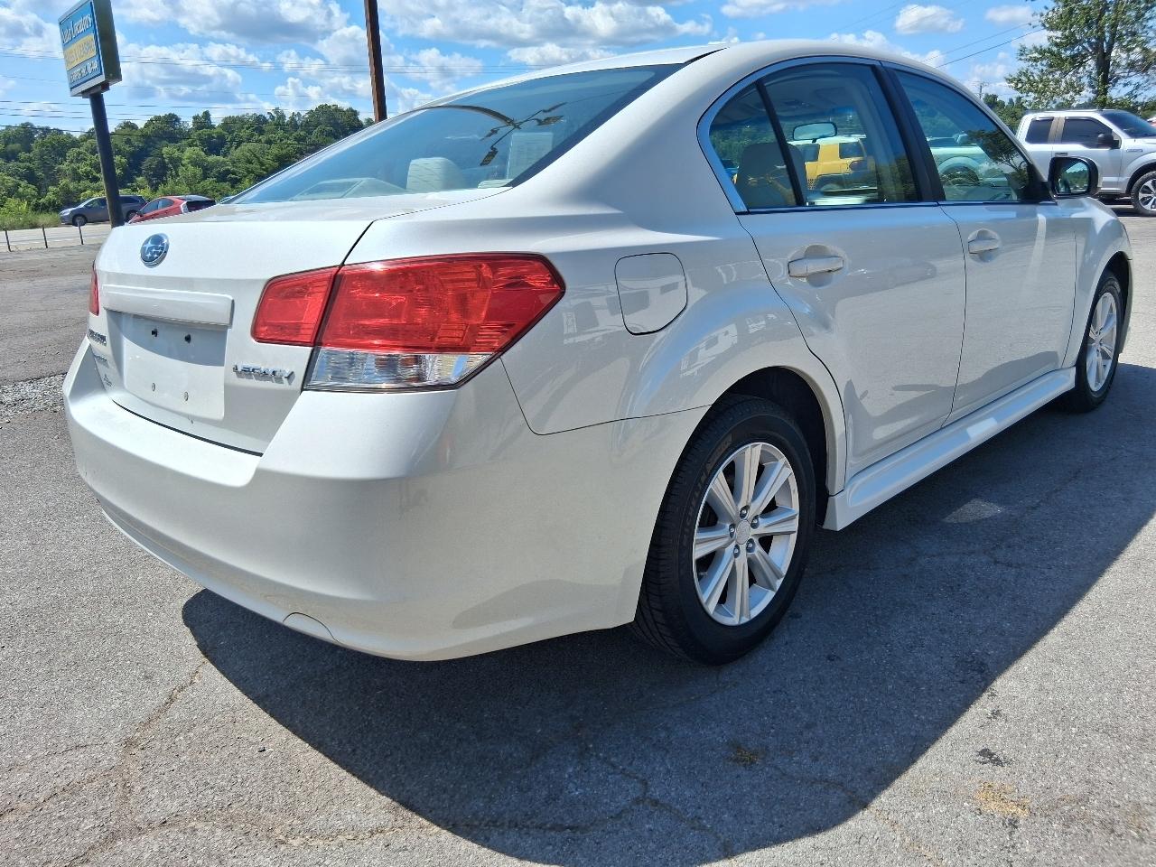 Subaru Legacy 4dr Sdn H4 Auto 2.5i Prem 2011