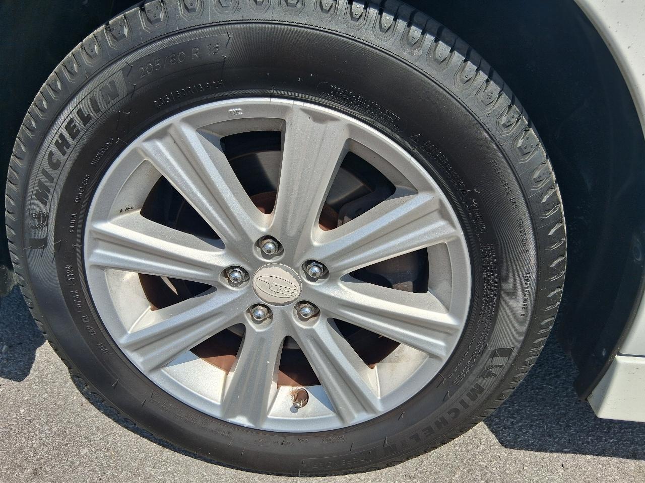 Subaru Legacy 4dr Sdn H4 Auto 2.5i Prem 2011