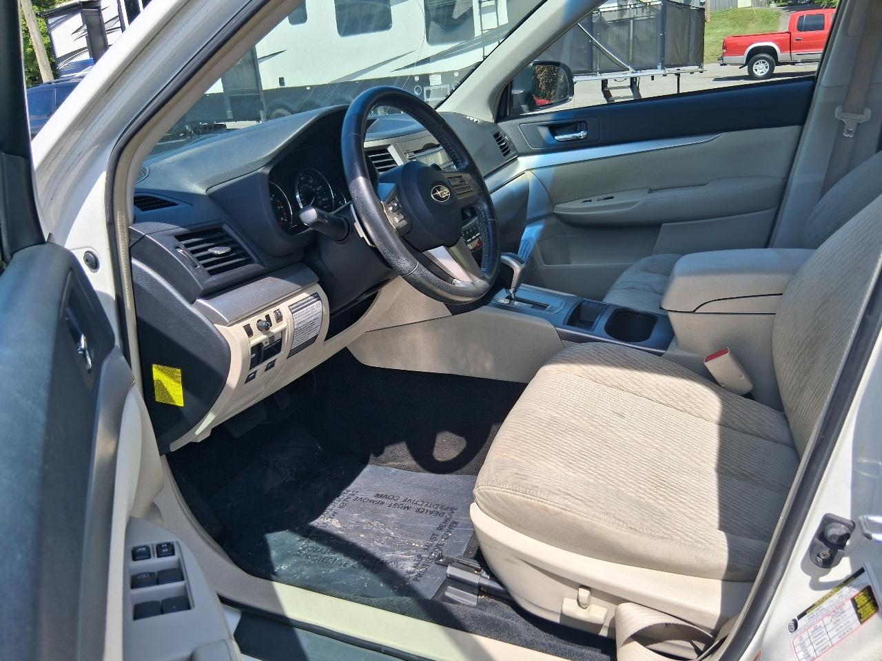 Subaru Legacy 4dr Sdn H4 Auto 2.5i Prem 2011