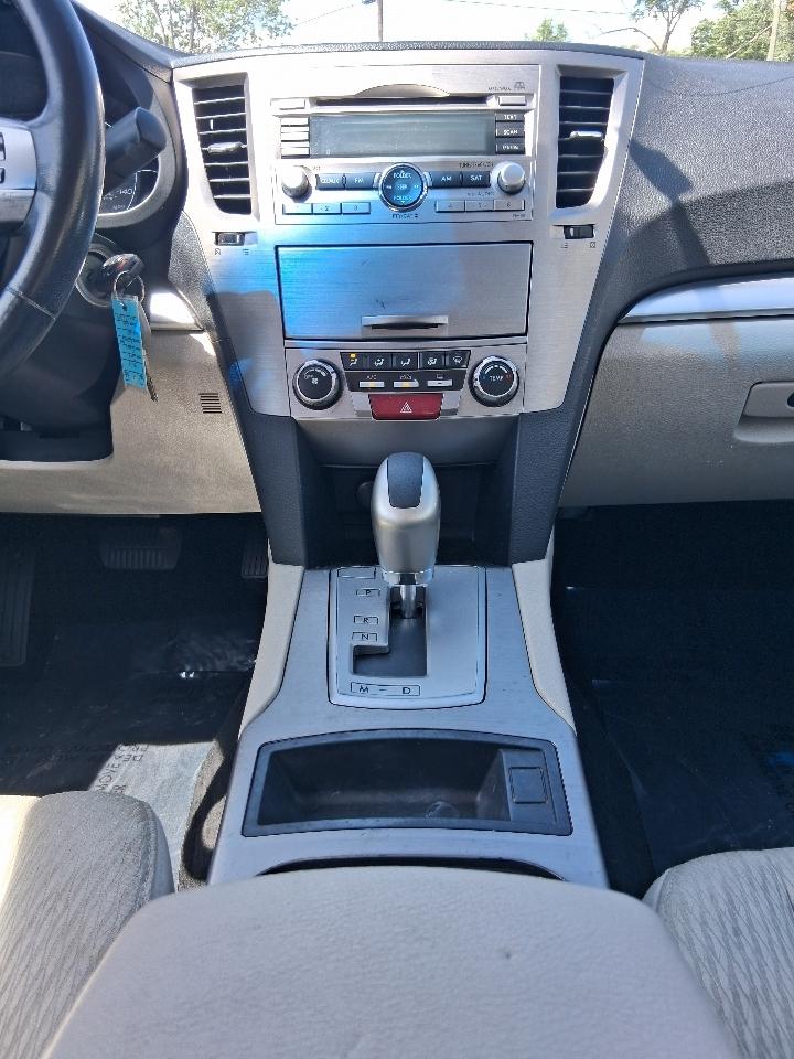 Subaru Legacy 4dr Sdn H4 Auto 2.5i Prem 2011