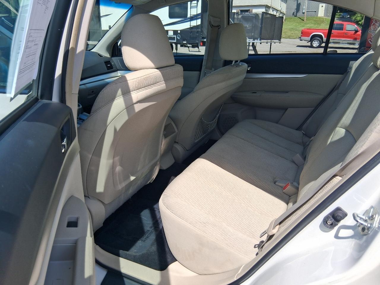 Subaru Legacy 4dr Sdn H4 Auto 2.5i Prem 2011