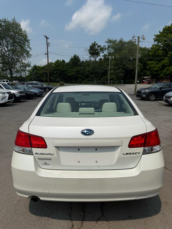 Subaru Legacy 4dr Sdn H4 Auto 2.5i Prem 2011