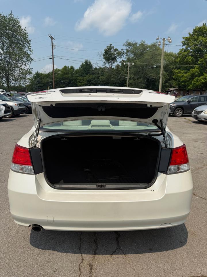 Subaru Legacy 4dr Sdn H4 Auto 2.5i Prem 2011
