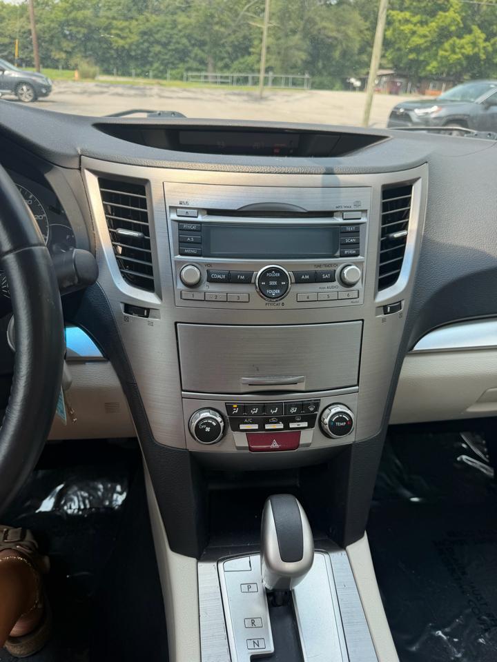 Subaru Legacy 4dr Sdn H4 Auto 2.5i Prem 2011