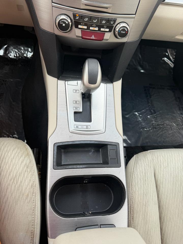Subaru Legacy 4dr Sdn H4 Auto 2.5i Prem 2011