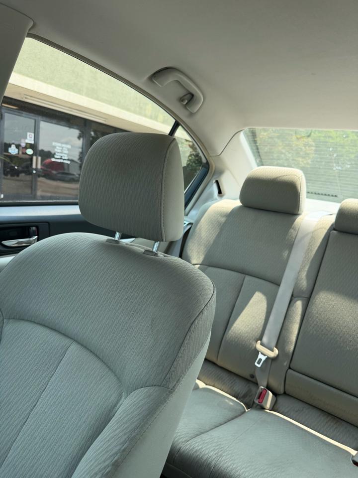 Subaru Legacy 4dr Sdn H4 Auto 2.5i Prem 2011