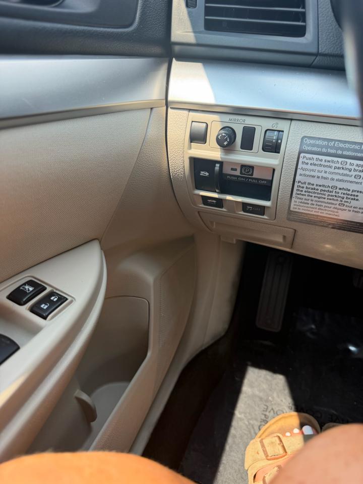 Subaru Legacy 4dr Sdn H4 Auto 2.5i Prem 2011