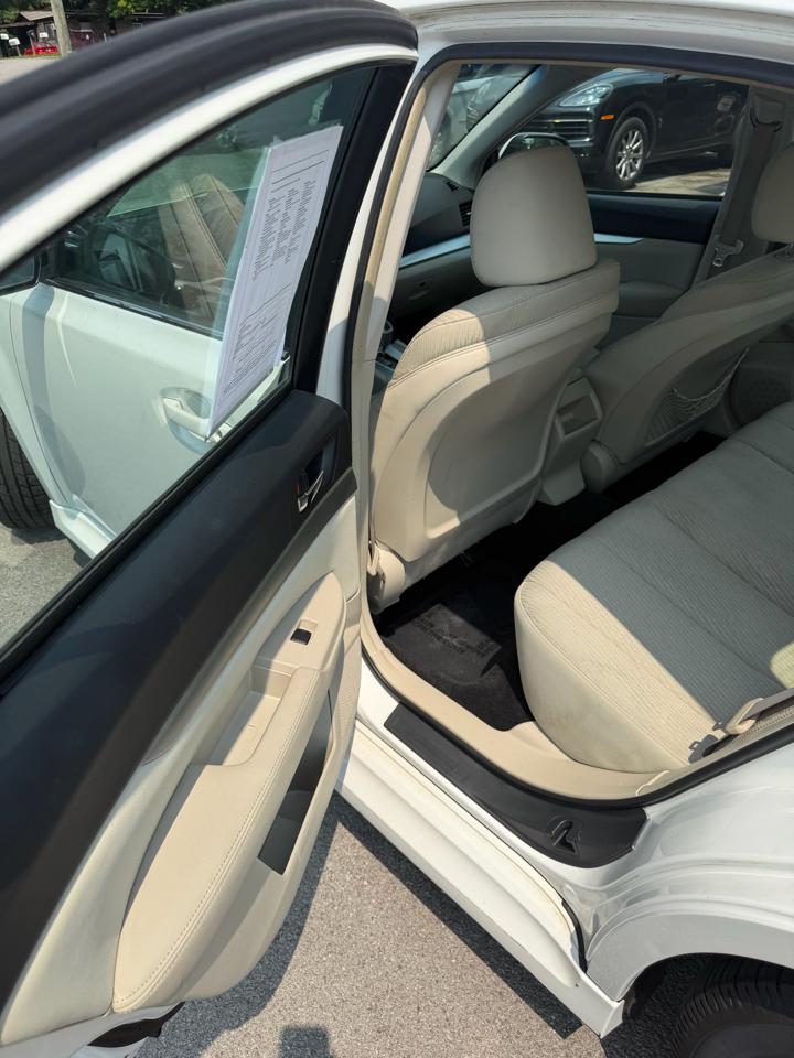 Subaru Legacy 4dr Sdn H4 Auto 2.5i Prem 2011