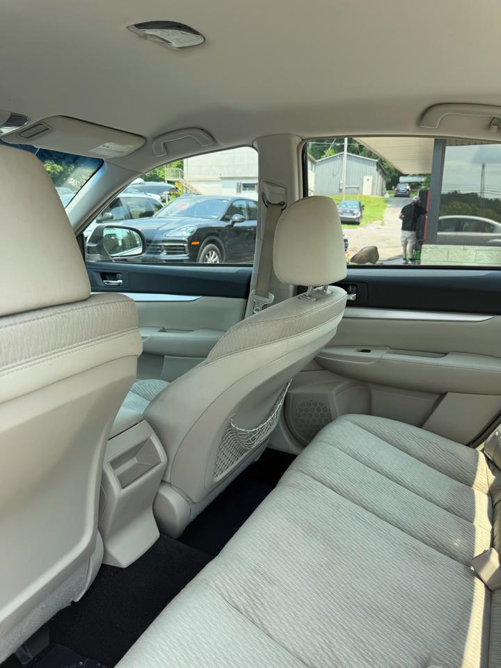 Subaru Legacy 4dr Sdn H4 Auto 2.5i Prem 2011