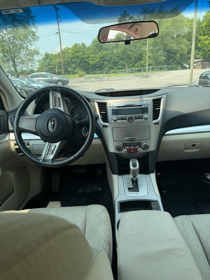 Subaru Legacy 4dr Sdn H4 Auto 2.5i Prem 2011