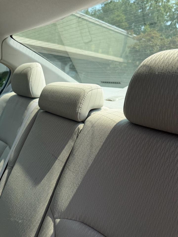Subaru Legacy 4dr Sdn H4 Auto 2.5i Prem 2011