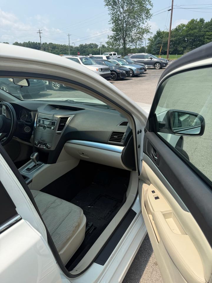 Subaru Legacy 4dr Sdn H4 Auto 2.5i Prem 2011