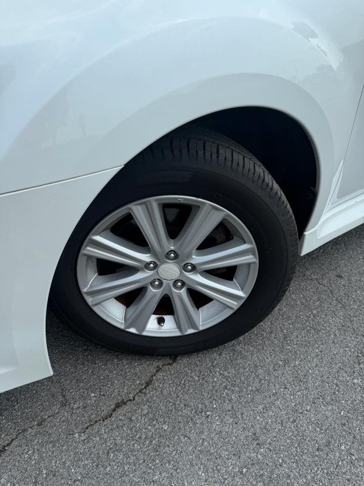 Subaru Legacy 4dr Sdn H4 Auto 2.5i Prem 2011