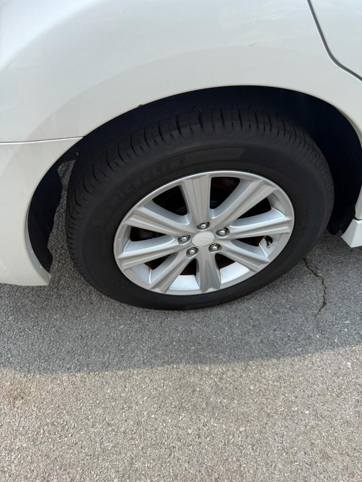 Subaru Legacy 4dr Sdn H4 Auto 2.5i Prem 2011