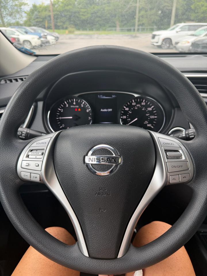 Nissan Rogue FWD 4dr SV 2014