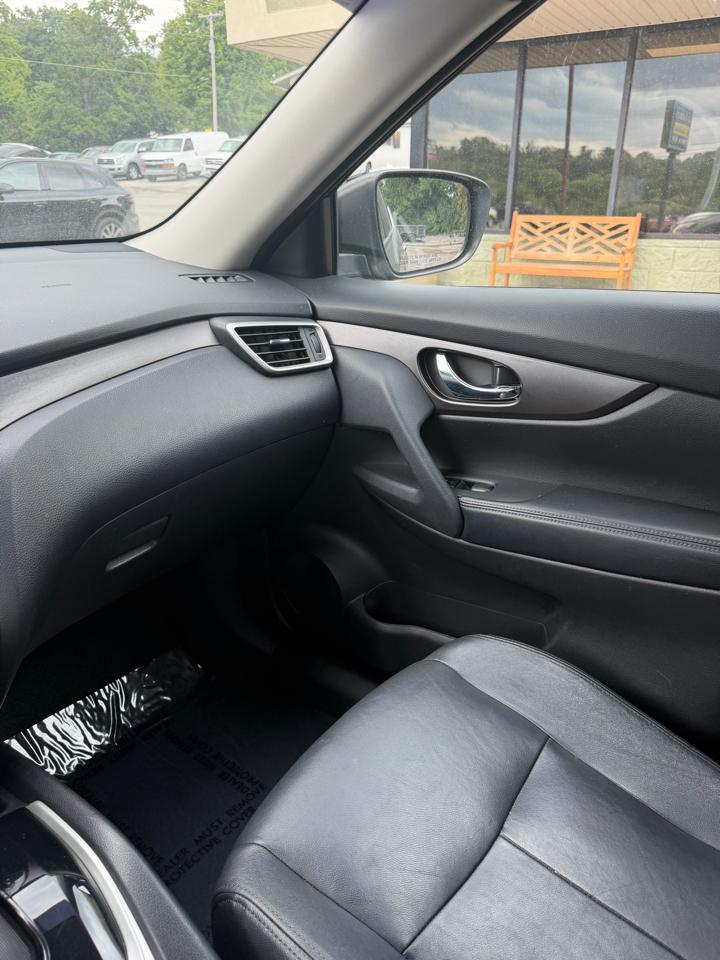 Nissan Rogue FWD 4dr SV 2014