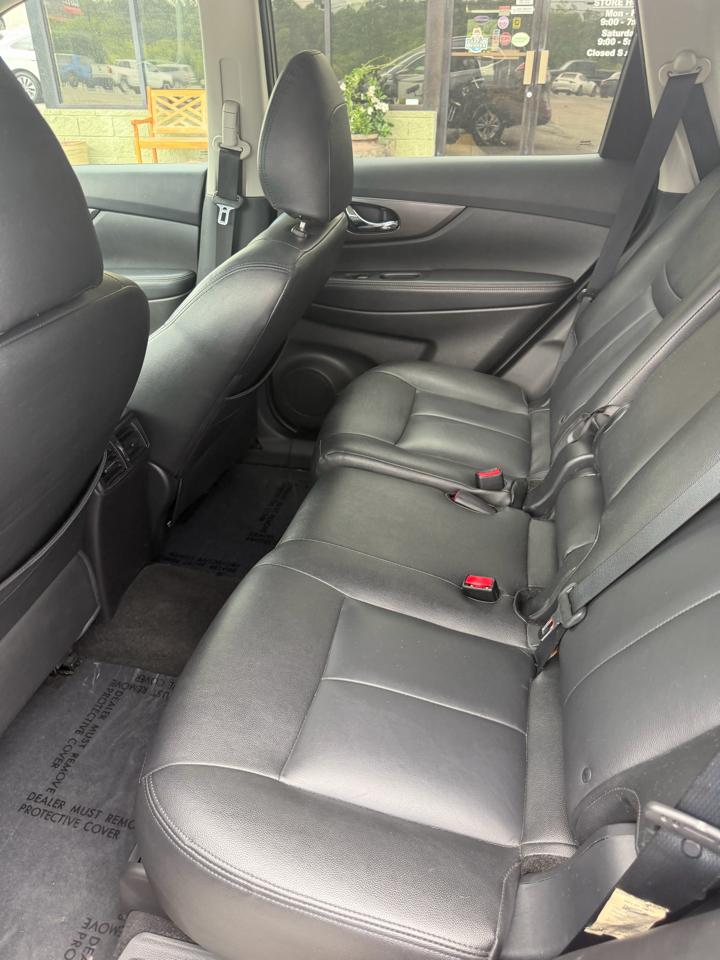 Nissan Rogue FWD 4dr SV 2014