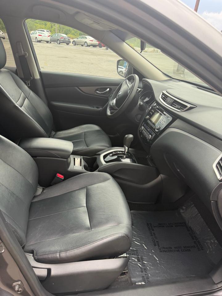 Nissan Rogue FWD 4dr SV 2014