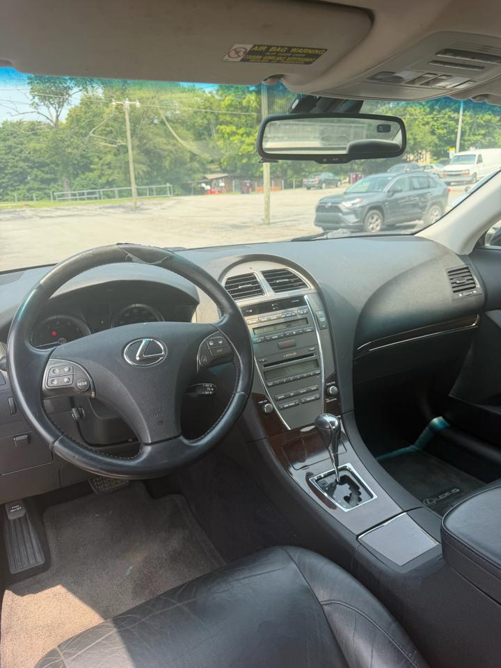 Lexus ES 350 4dr Sdn 2011