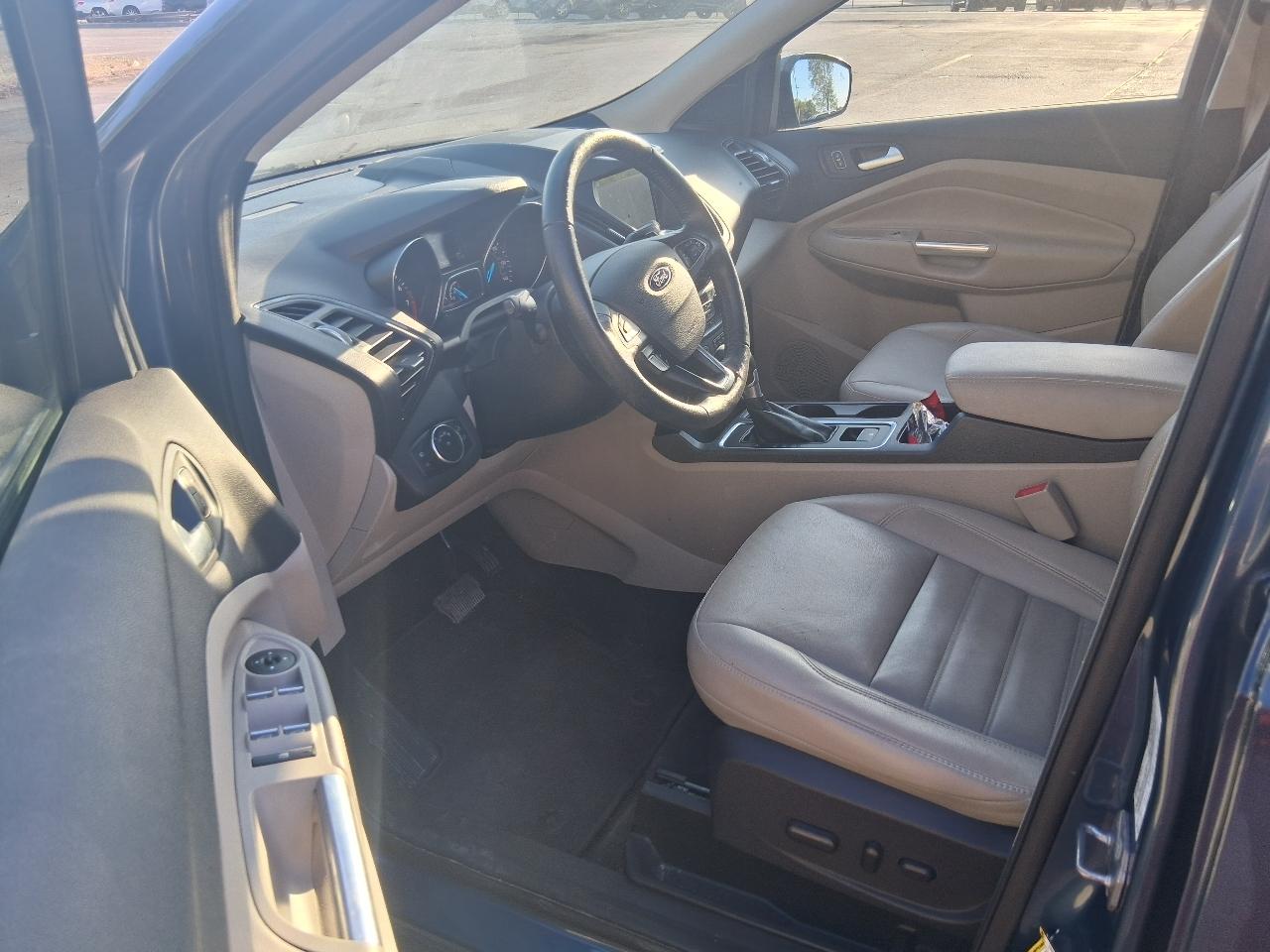 Ford Escape Titanium 4WD 2018