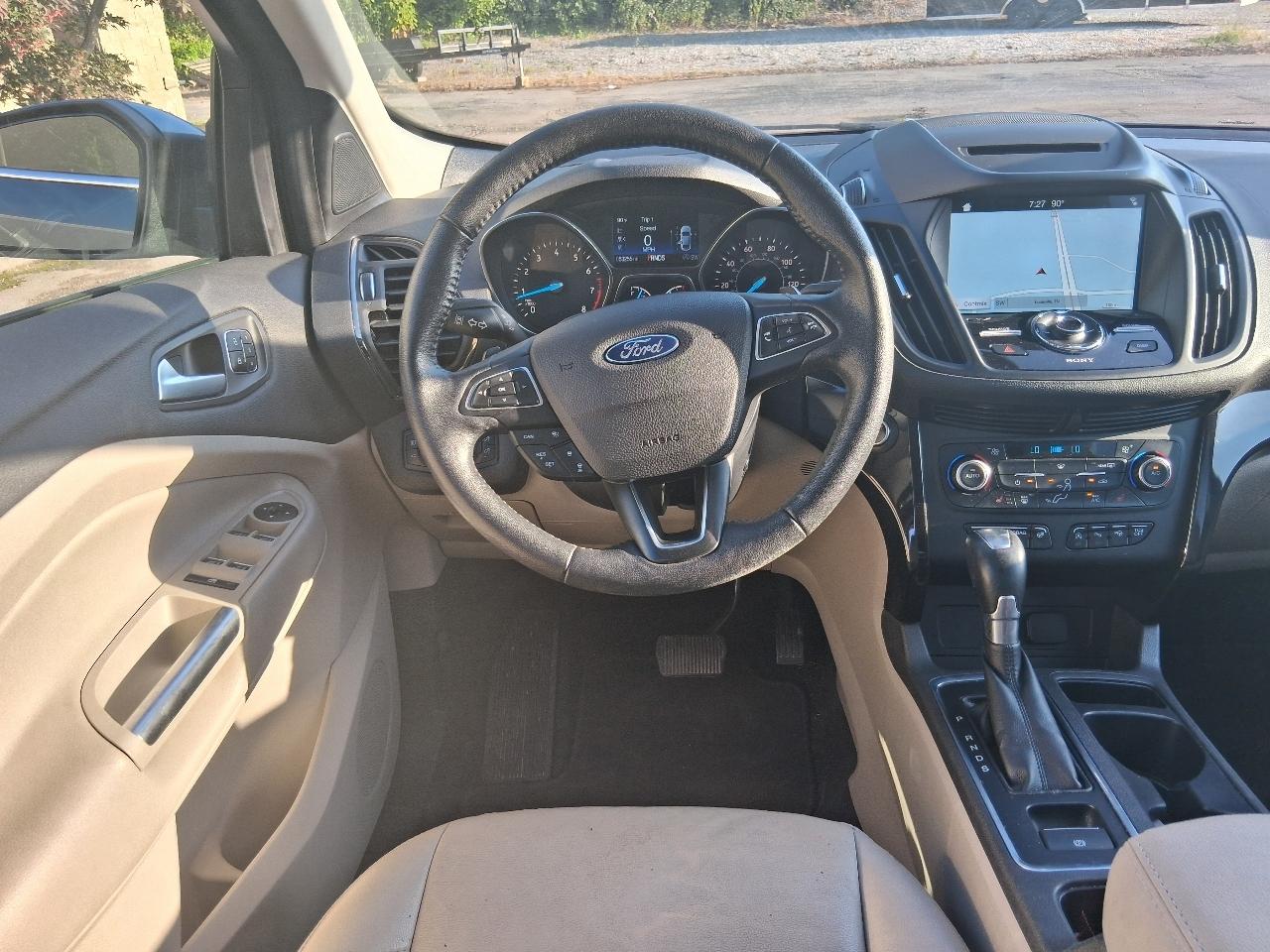 Ford Escape Titanium 4WD 2018