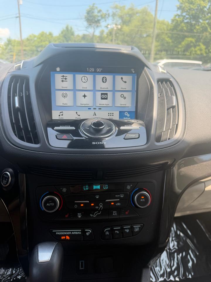 Ford Escape Titanium 4WD 2018