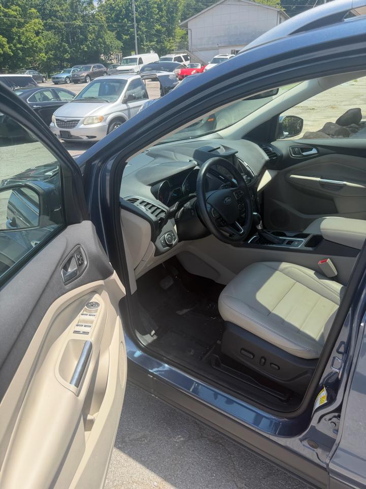 Ford Escape Titanium 4WD 2018