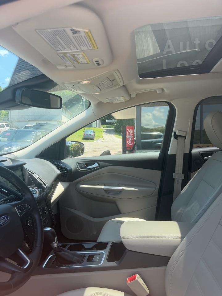 Ford Escape Titanium 4WD 2018