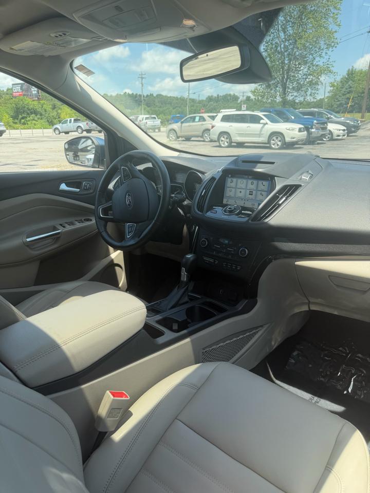 Ford Escape Titanium 4WD 2018