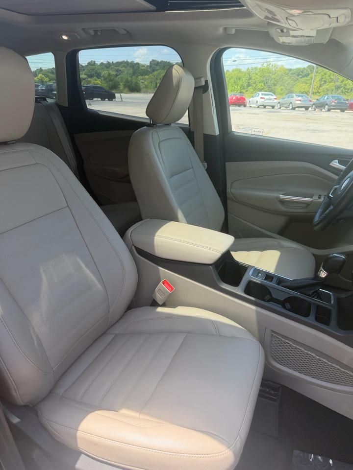 Ford Escape Titanium 4WD 2018