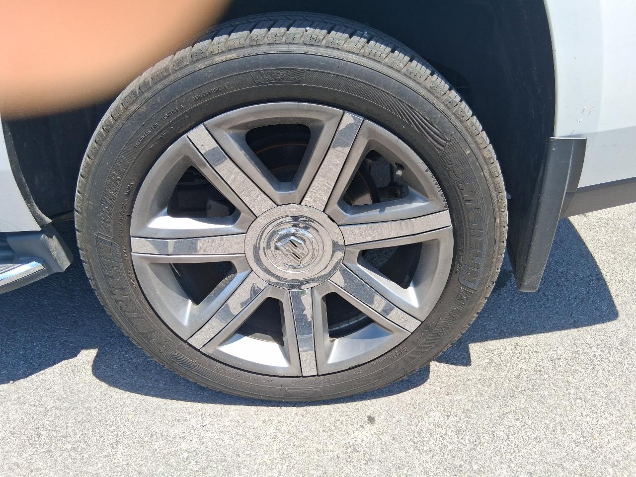 Cadillac Escalade 4WD 4dr Luxury 2017