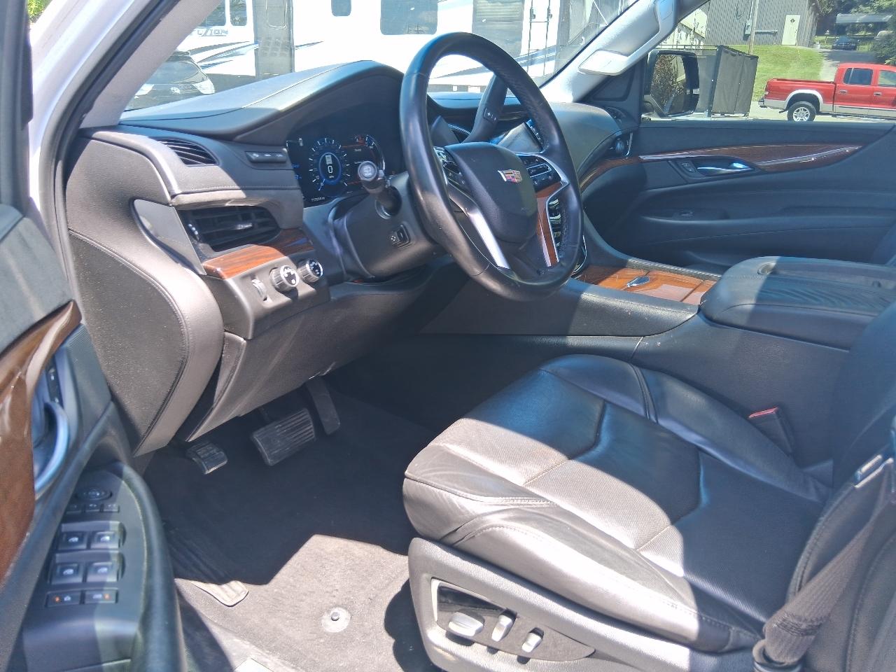 Cadillac Escalade 4WD 4dr Luxury 2017