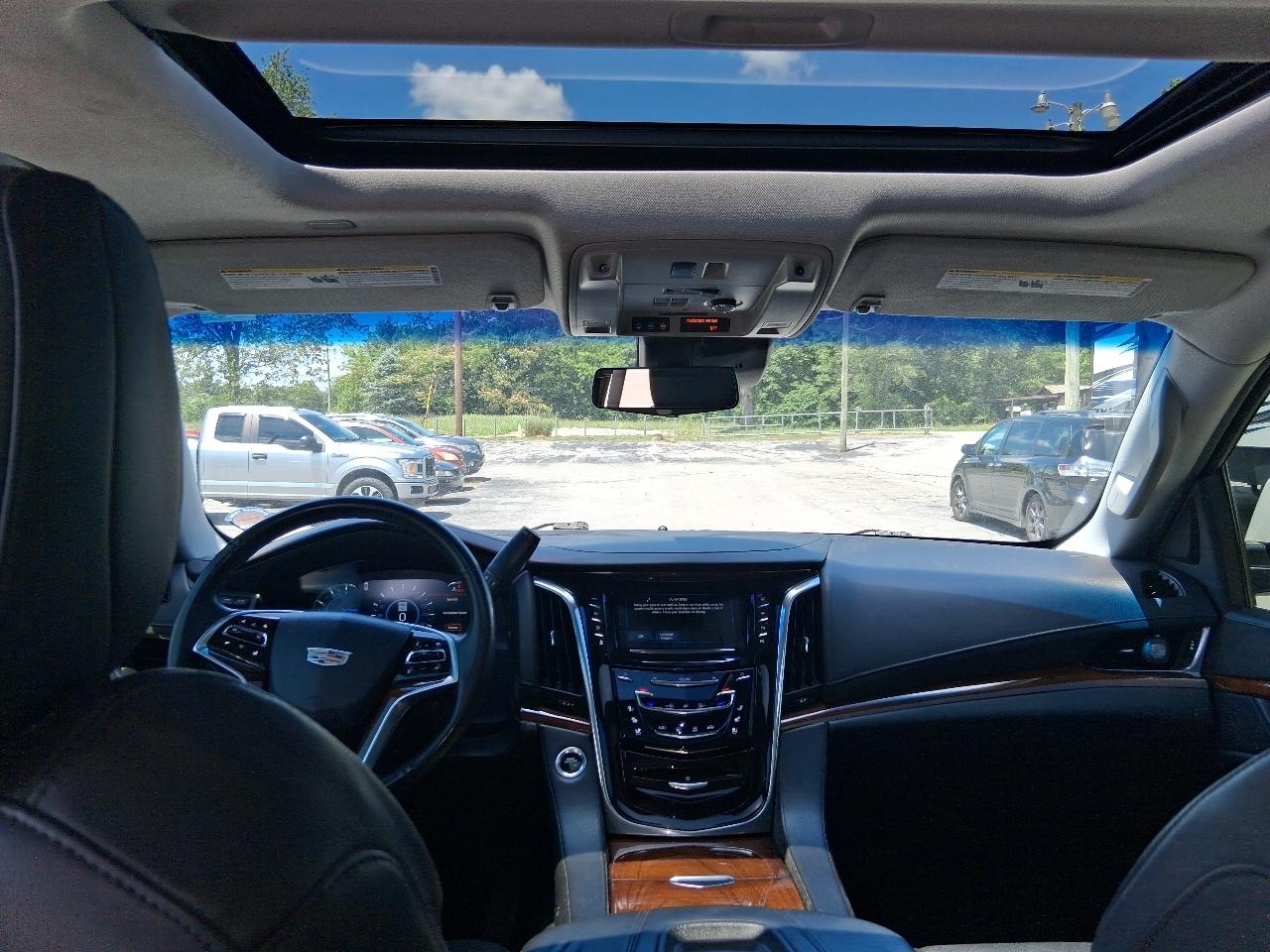 Cadillac Escalade 4WD 4dr Luxury 2017