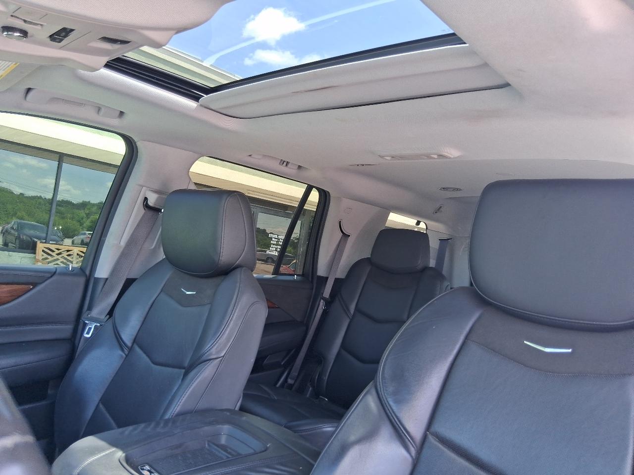 Cadillac Escalade 4WD 4dr Luxury 2017